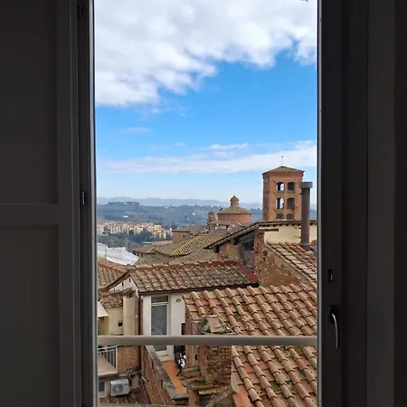 Dimora Con Finestra Sui Tetti Di Siena