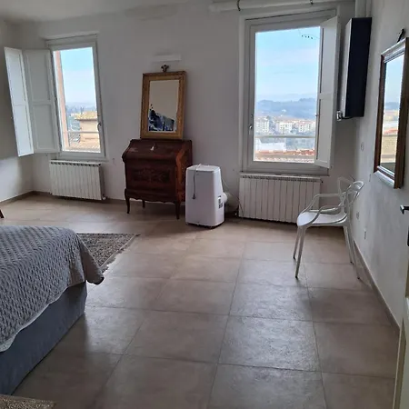 Dimora Con Finestra Sui Tetti Di Apartment *