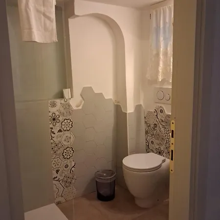 Dimora Con Finestra Sui Tetti Di Apartment *