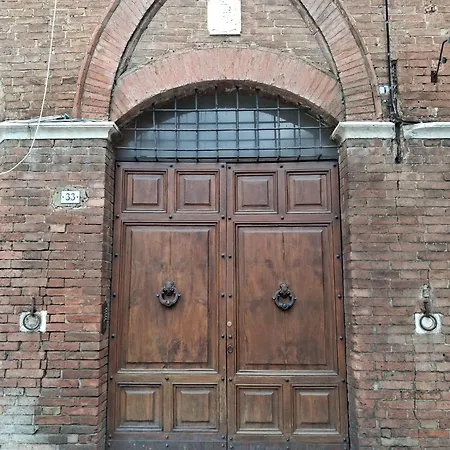 公寓 Dimora Con Finestra Sui Tetti Di