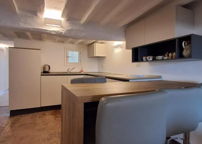 Dimora Con Finestra Sui Tetti Di