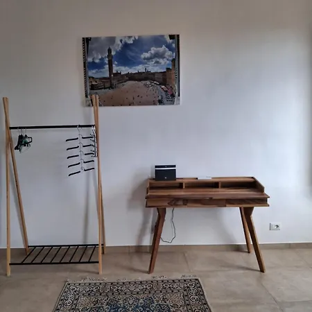 Dimora Con Finestra Sui Tetti Di סיינה