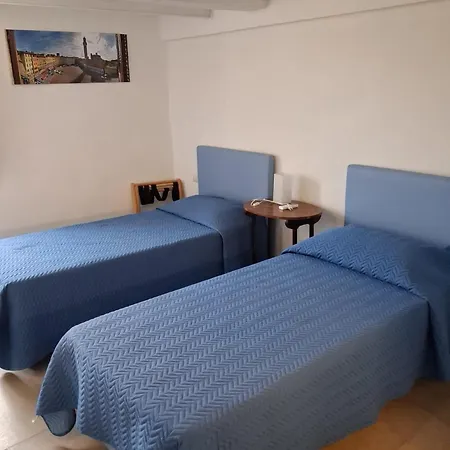 דירה Dimora Con Finestra Sui Tetti Di סיינה