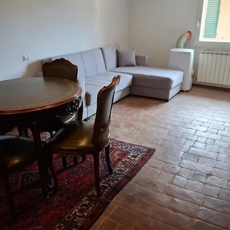 Dimora Con Finestra Sui Tetti Di Apartment