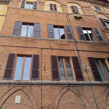 Dimora Con Finestra Sui Tetti Di * סיינה