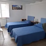 דירה Dimora Con Finestra Sui Tetti Di